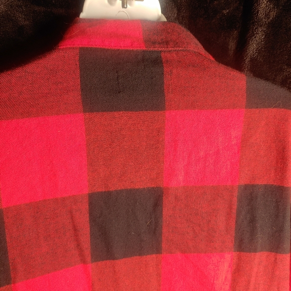 Old Navy Red and Black Plaid Button Down - Picture 6 of 8